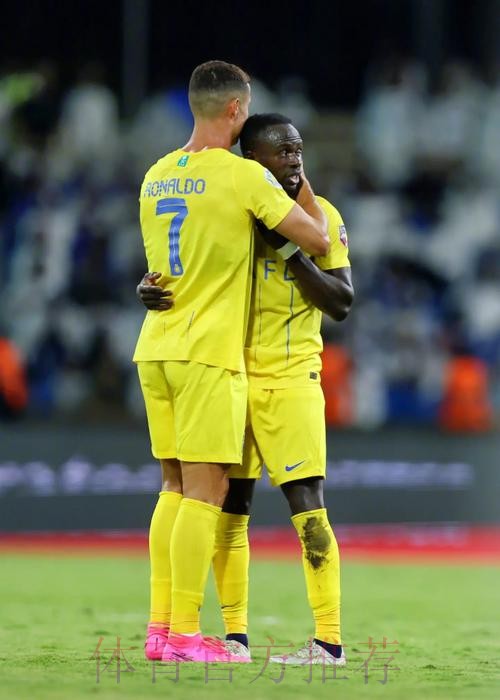 马内:专注于赢下欧冠决赛 会给你们想听到的答复 马内:专注于赢下欧冠决赛 会给你们想听到的答复